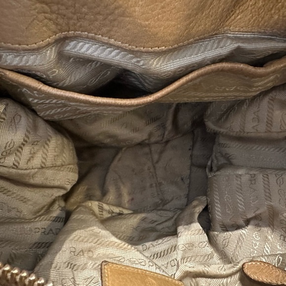 Prada Milano leather zipper tote/crossbody, well loved but lots of life left - Picture 6 of 16